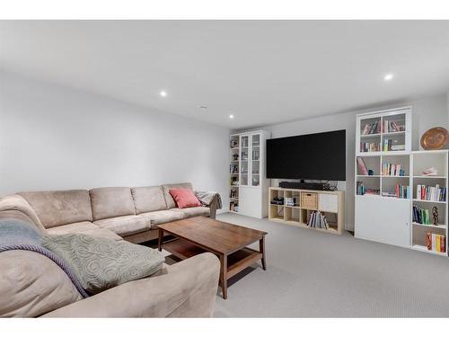 2820 12 Avenue Nw, Calgary, AB - Indoor Photo Showing Living Room