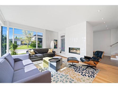 2820 12 Avenue Nw, Calgary, AB - Indoor Photo Showing Living Room With Fireplace