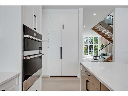 2616 26A Street Sw, Calgary, AB - Indoor Photo Showing Kitchen