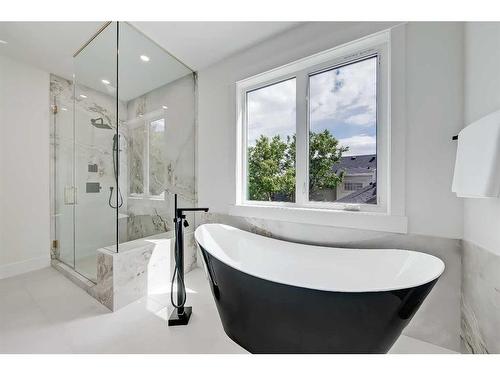 2616 26A Street Sw, Calgary, AB - Indoor Photo Showing Bathroom