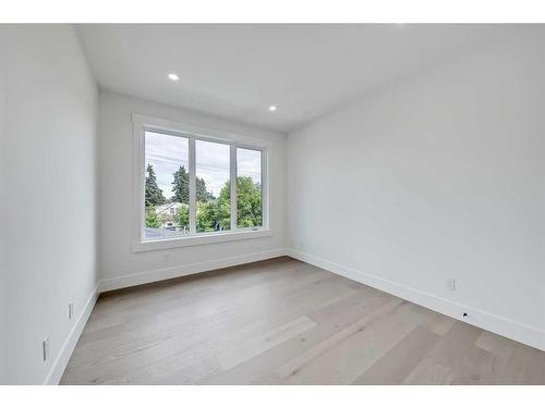 2616 26A Street Sw, Calgary, AB - Indoor Photo Showing Other Room