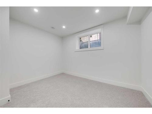 2616 26A Street Sw, Calgary, AB - Indoor Photo Showing Other Room