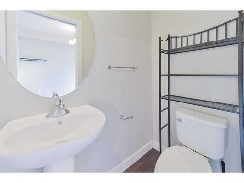 25 Redstone Circle, Calgary, AB - Indoor Photo Showing Bathroom