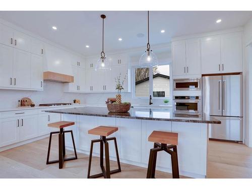 2316 9 Avenue Nw, Calgary, AB - Indoor Photo Showing Kitchen With Upgraded Kitchen