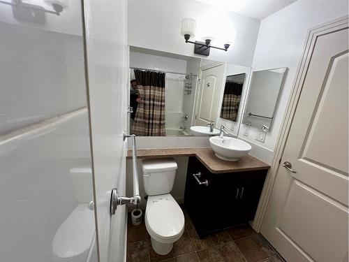 141-60 Royal Oak Plaza Nw, Calgary, AB - Indoor Photo Showing Bathroom