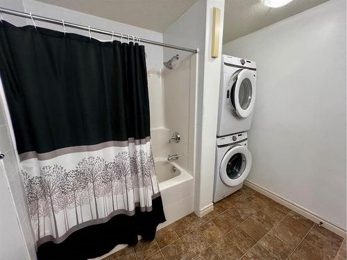 141-60 Royal Oak Plaza Nw, Calgary, AB - Indoor Photo Showing Laundry Room