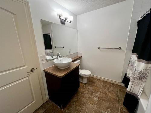 141-60 Royal Oak Plaza Nw, Calgary, AB - Indoor Photo Showing Bathroom