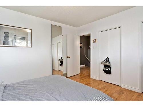 803 Seymour Avenue Sw, Calgary, AB - Indoor Photo Showing Bedroom
