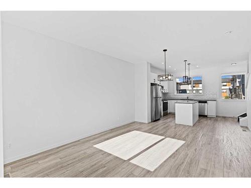 204 Corner Glen Circle Ne, Calgary, AB - Indoor