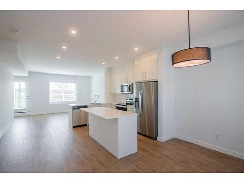 14213 1 Street Nw, Calgary, AB - Indoor Photo Showing Kitchen With Upgraded Kitchen