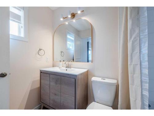 72 Crystal Shores Cove, Okotoks, AB - Indoor Photo Showing Bathroom