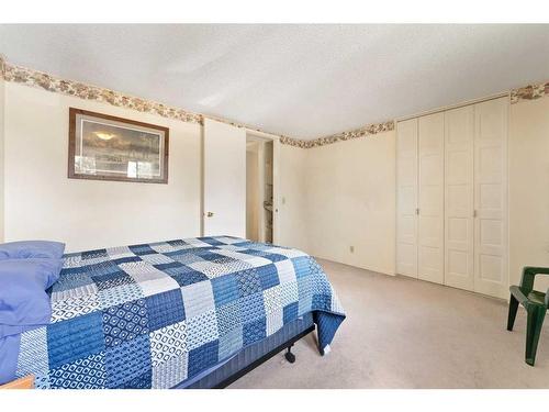 41-6100 4 Avenue Ne, Calgary, AB - Indoor Photo Showing Bedroom