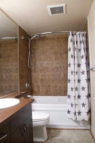 1217-8710 Horton Road Sw, Calgary, AB - Indoor Photo Showing Bathroom