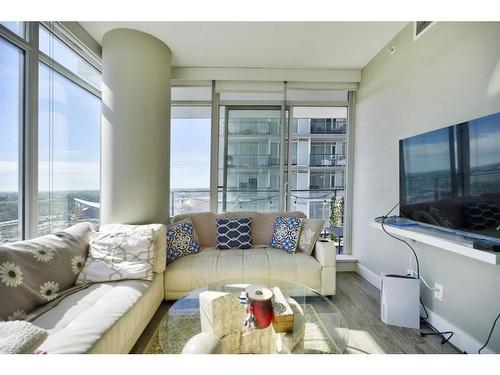 1804-1122 3 Street Se, Calgary, AB - Indoor Photo Showing Living Room