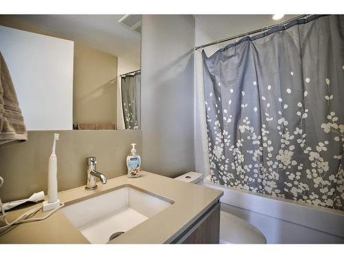 1804-1122 3 Street Se, Calgary, AB - Indoor Photo Showing Bathroom