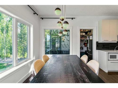 270 Discovery Ridge Way Sw, Calgary, AB - Indoor Photo Showing Dining Room