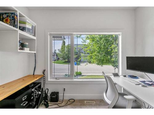 270 Discovery Ridge Way Sw, Calgary, AB - Indoor Photo Showing Office