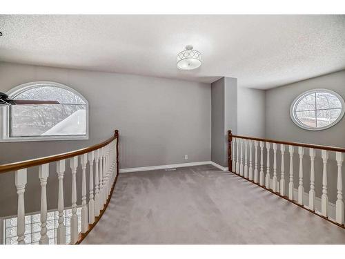 1533 19 Avenue Nw, Calgary, AB - Indoor Photo Showing Other Room