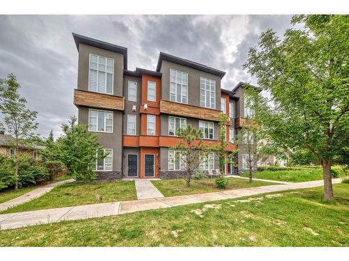 1936 26A Street Sw, Calgary, AB - Outdoor With Facade