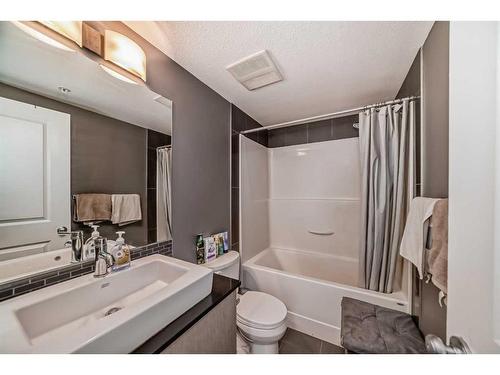 2111-240 Skyview Ranch Road Ne, Calgary, AB - Indoor Photo Showing Bathroom