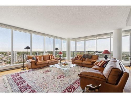 3301-433 11 Avenue Se, Calgary, AB - Indoor Photo Showing Living Room