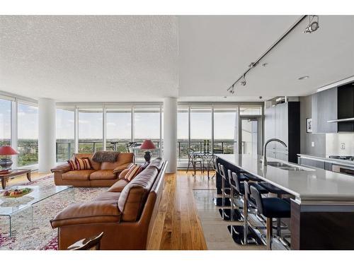 3301-433 11 Avenue Se, Calgary, AB - Indoor Photo Showing Living Room