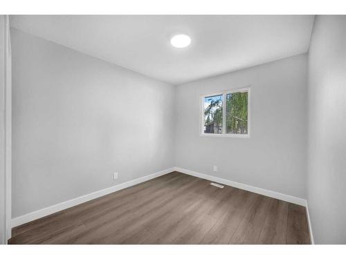 987 Marcombe Drive, Calgary, AB - Indoor Photo Showing Other Room