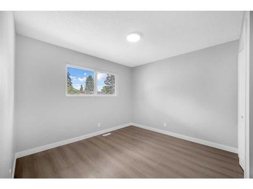 987 Marcombe Drive, Calgary, AB - Indoor Photo Showing Other Room