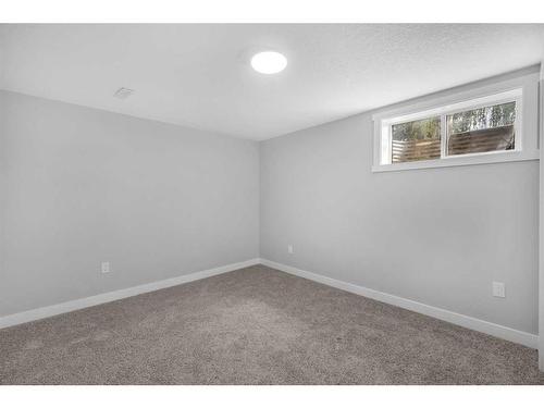 987 Marcombe Drive, Calgary, AB - Indoor Photo Showing Other Room