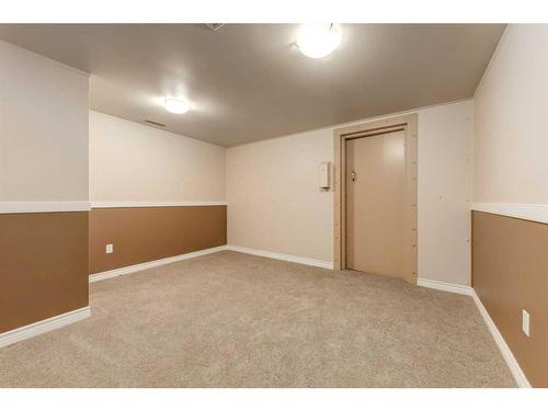 514 37 Street Nw, Calgary, AB - Indoor Photo Showing Other Room