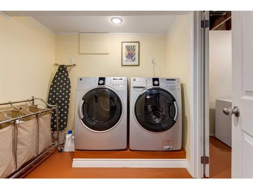 514 37 Street Nw, Calgary, AB - Indoor Photo Showing Laundry Room