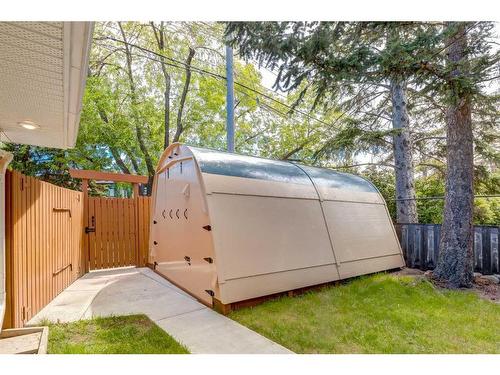 514 37 Street Nw, Calgary, AB - Outdoor