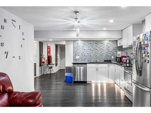 2087 Brightoncrest Common Se, Calgary, AB - Indoor Photo Showing Kitchen With Upgraded Kitchen