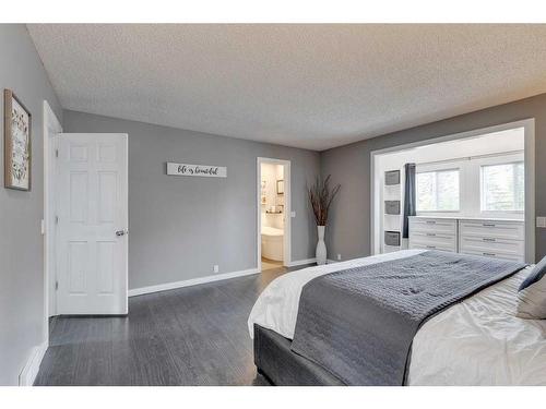 117 Hill Spring Meadows, Rural Rocky View County, AB - Indoor Photo Showing Bedroom