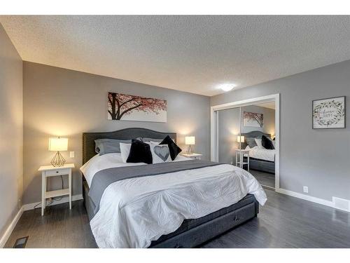 117 Hill Spring Meadows, Rural Rocky View County, AB - Indoor Photo Showing Bedroom