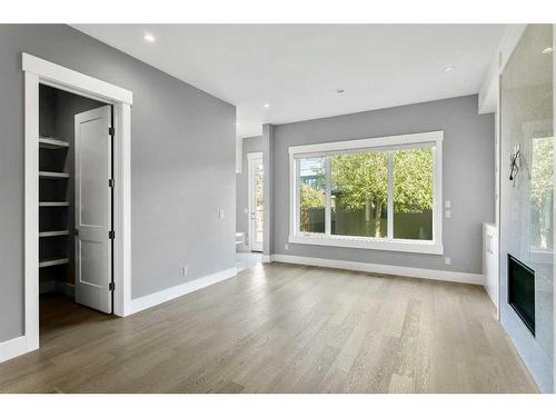 1838 18 Avenue Nw, Calgary, AB - Indoor Photo Showing Other Room