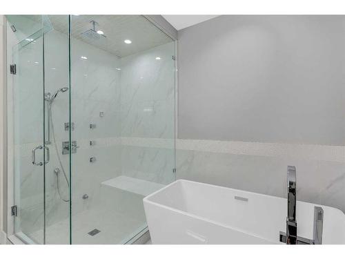 1838 18 Avenue Nw, Calgary, AB - Indoor Photo Showing Bathroom