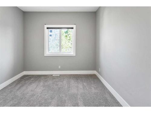 1838 18 Avenue Nw, Calgary, AB - Indoor Photo Showing Other Room