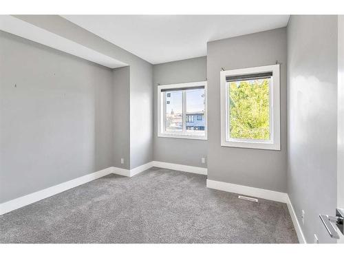 1838 18 Avenue Nw, Calgary, AB - Indoor Photo Showing Other Room