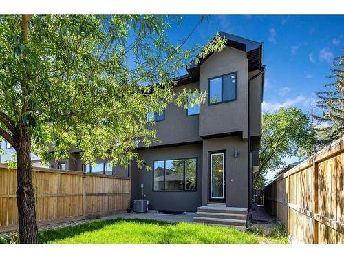 1838 18 Avenue Nw, Calgary, AB - Outdoor