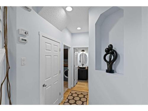 6 Cranwell Manor Se, Calgary, AB - Indoor Photo Showing Other Room