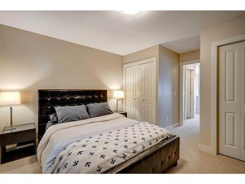 331 Aspen Hills Villas Sw, Calgary, AB - Indoor Photo Showing Bedroom