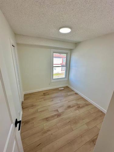 232 Deerpoint Se, Calgary, AB - Indoor Photo Showing Other Room