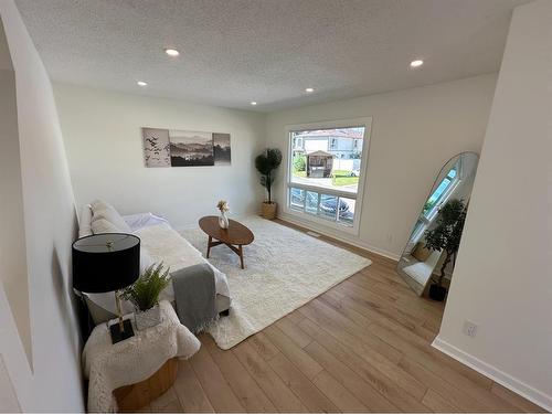 232 Deerpoint Se, Calgary, AB - Indoor