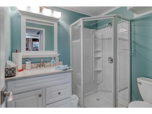 263022 Range Road 43, Rural Rocky View County, AB - Indoor Photo Showing Bathroom