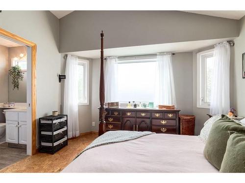 309 Sunvale Drive Se, Calgary, AB - Indoor Photo Showing Bedroom