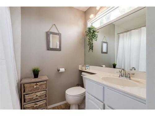 309 Sunvale Drive Se, Calgary, AB - Indoor Photo Showing Bathroom
