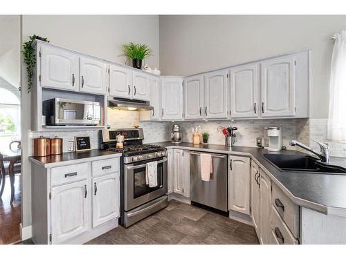 309 Sunvale Drive Se, Calgary, AB - Indoor Photo Showing Kitchen With Stainless Steel Kitchen