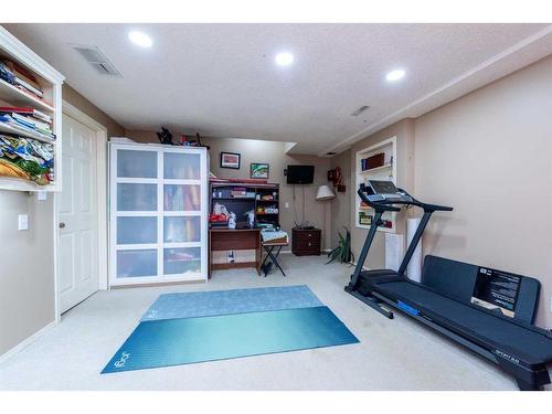 37 Edgeburn Crescent Nw, Calgary, AB - Indoor Photo Showing Gym Room