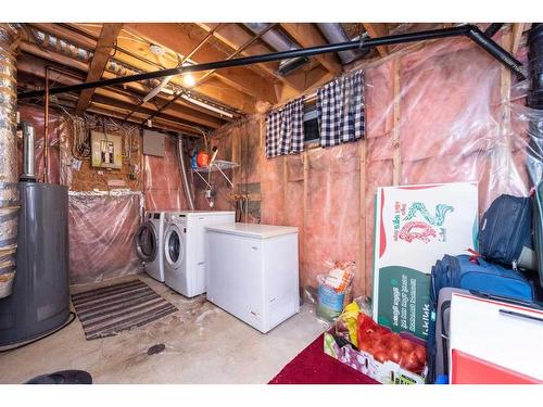 37 Edgeburn Crescent Nw, Calgary, AB - Indoor Photo Showing Laundry Room